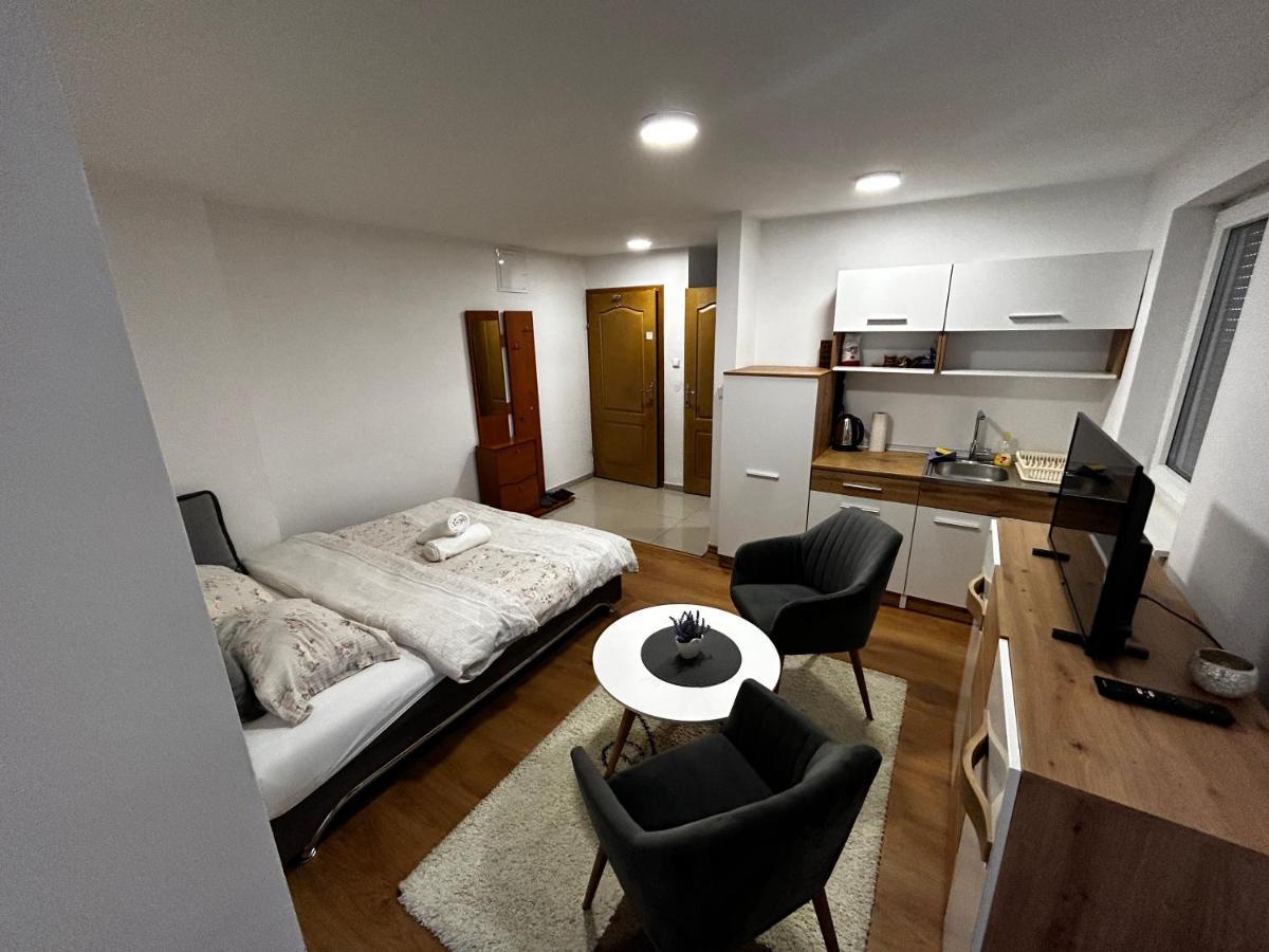 Apartmani Venci Travnik Bagian luar foto